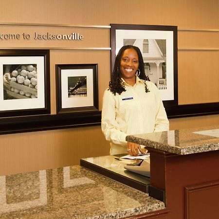 Hampton Inn & Suites Jacksonville-Airport Интерьер фото