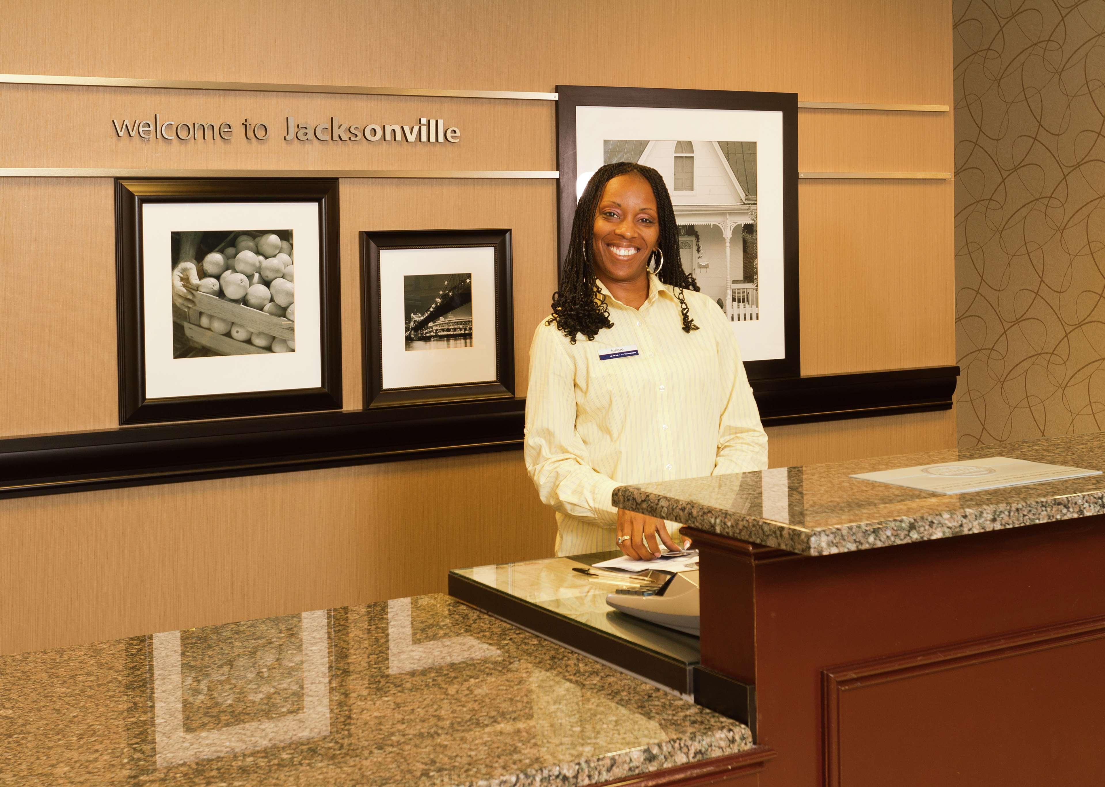 Hampton Inn & Suites Jacksonville-Airport Интерьер фото