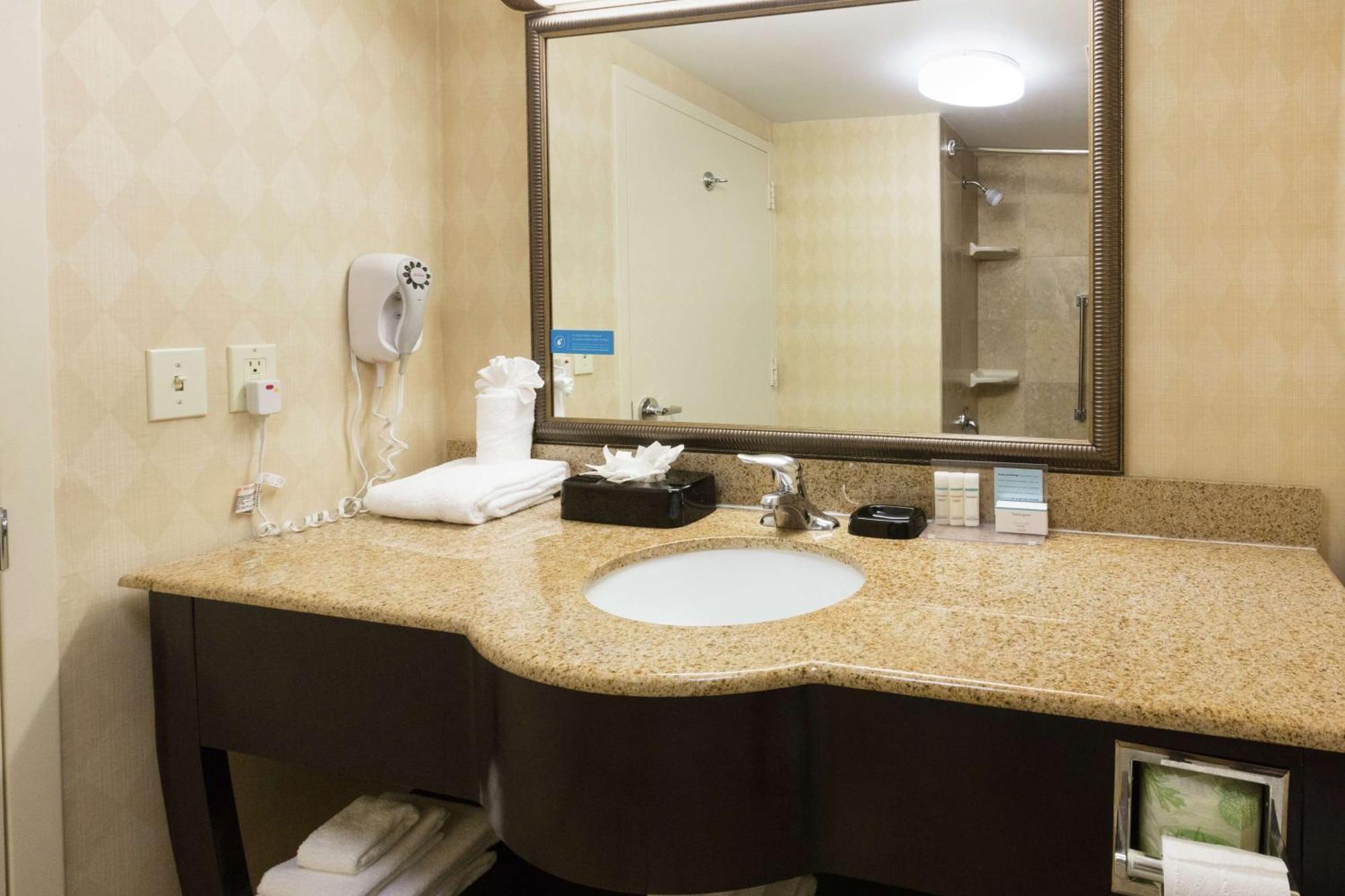 Hampton Inn & Suites Jacksonville-Airport Экстерьер фото